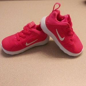 🌺 Pink Nikes 🌺